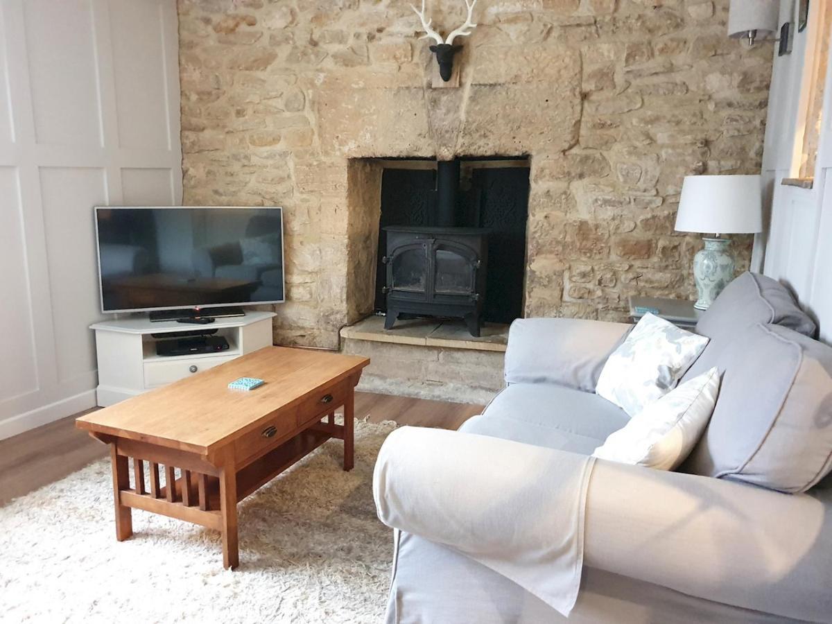 Pass The Keys The Pippins A Cotswold Cottage And Garden Parking Stow-on-the-Wold Екстериор снимка