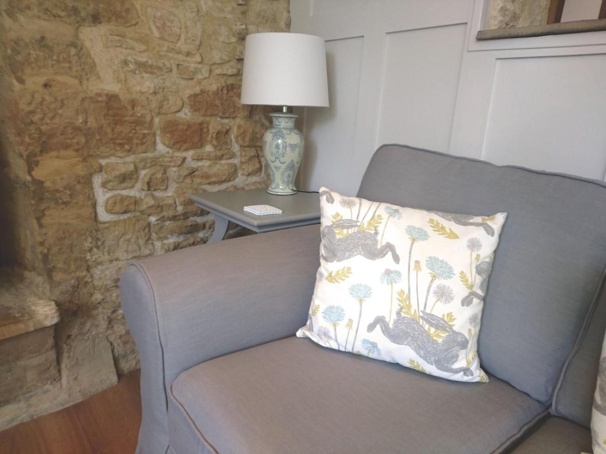 Pass The Keys The Pippins A Cotswold Cottage And Garden Parking Stow-on-the-Wold Екстериор снимка